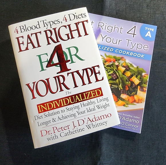 B1. Eat Right 4 Your Type book plus cookbook, Type A. - Picture 1 of 16